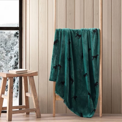 50"x60" Buddy The Dog Reversible Throw Blanket Green - Eddie Bauer 8 50"x60" Buddy The Dog Reversible Throw Blanket Green - Eddie Bauer - Image 6