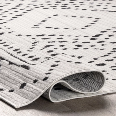 NuLOOM Mila Moroccan Diamond Trellis Area Rug 5 NuLOOM Mila Moroccan Diamond Trellis Area Rug - Image 3