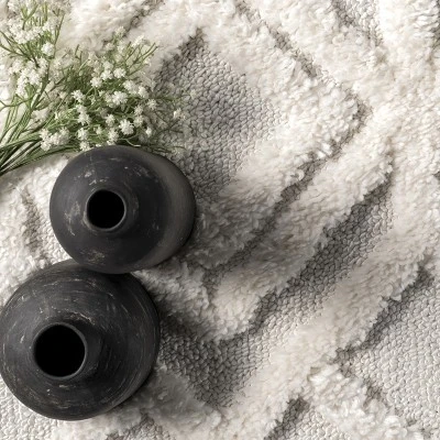 NuLOOM Akia Lattice High/Low Tassel Aea Rug 7 NuLOOM Akia Lattice High/Low Tassel Aea Rug - Image 5